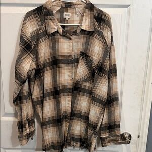 BKE Woman’s Casual Black and Cream Plaid Shirt